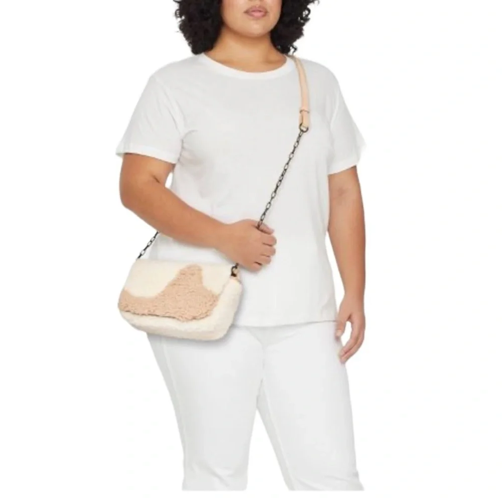 UNIVERSAL THREAD Flap Crossbody Bag - Universal Thread White/ tan plush